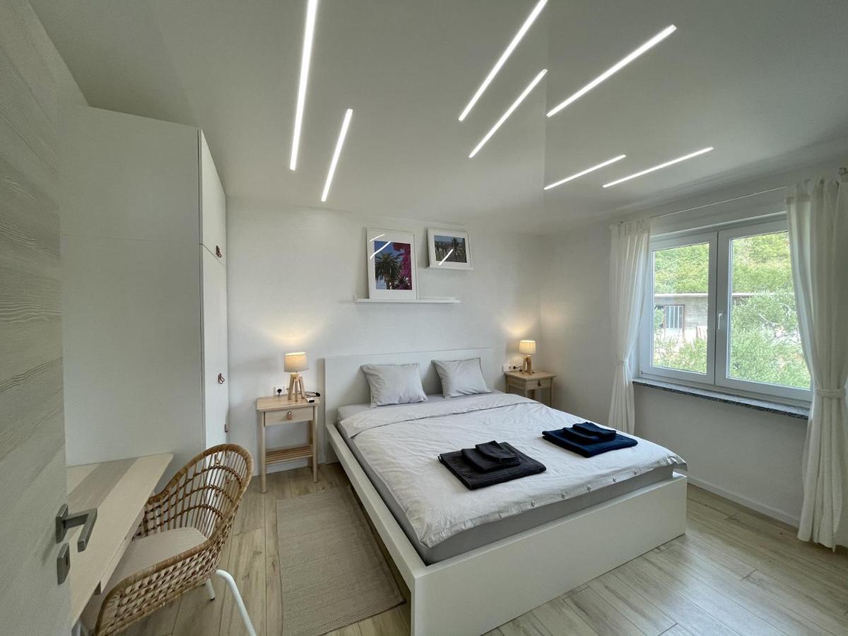Lambda Holiday Apartments イェセニツェ エクステリア 写真