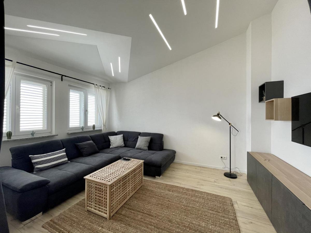 Lambda Holiday Apartments イェセニツェ エクステリア 写真