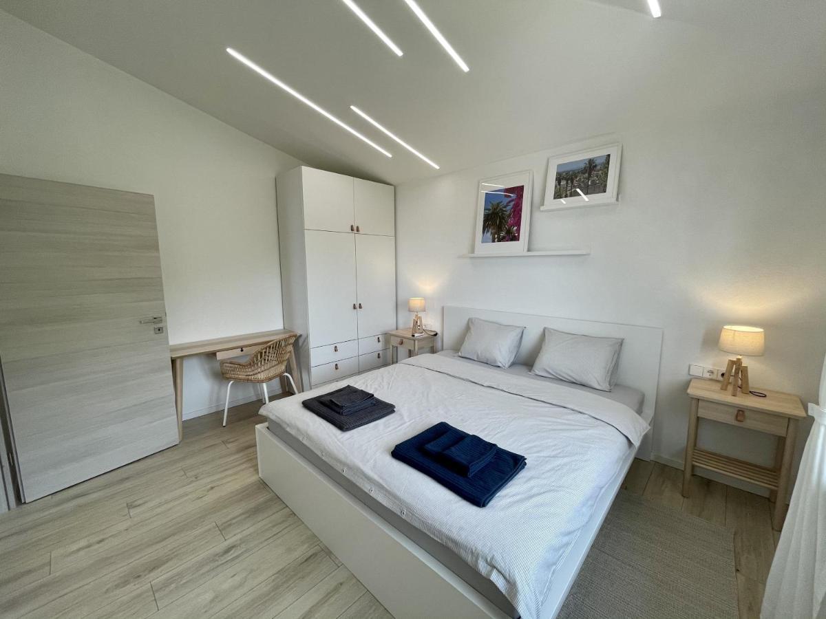 Lambda Holiday Apartments イェセニツェ エクステリア 写真
