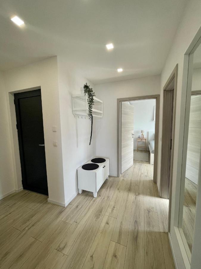 Lambda Holiday Apartments イェセニツェ エクステリア 写真