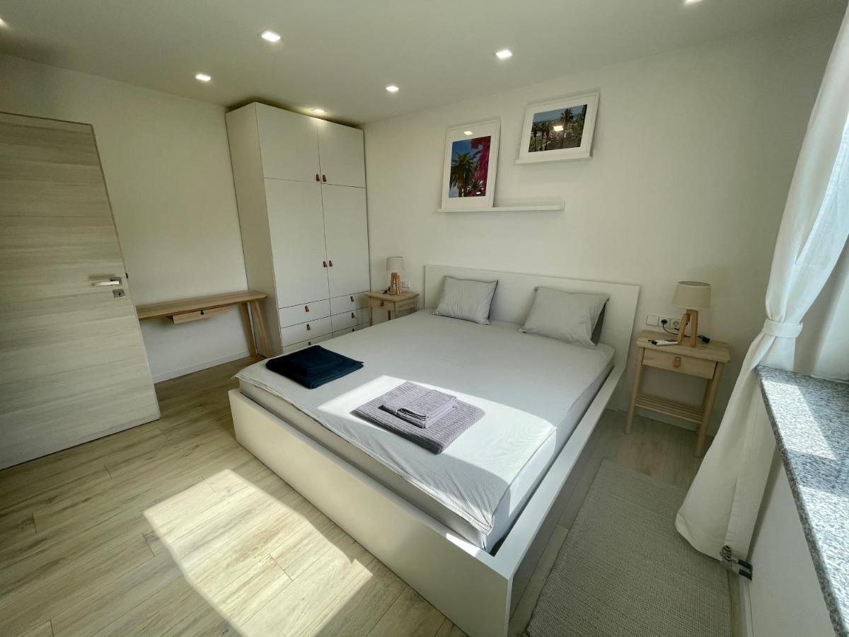 Lambda Holiday Apartments イェセニツェ エクステリア 写真