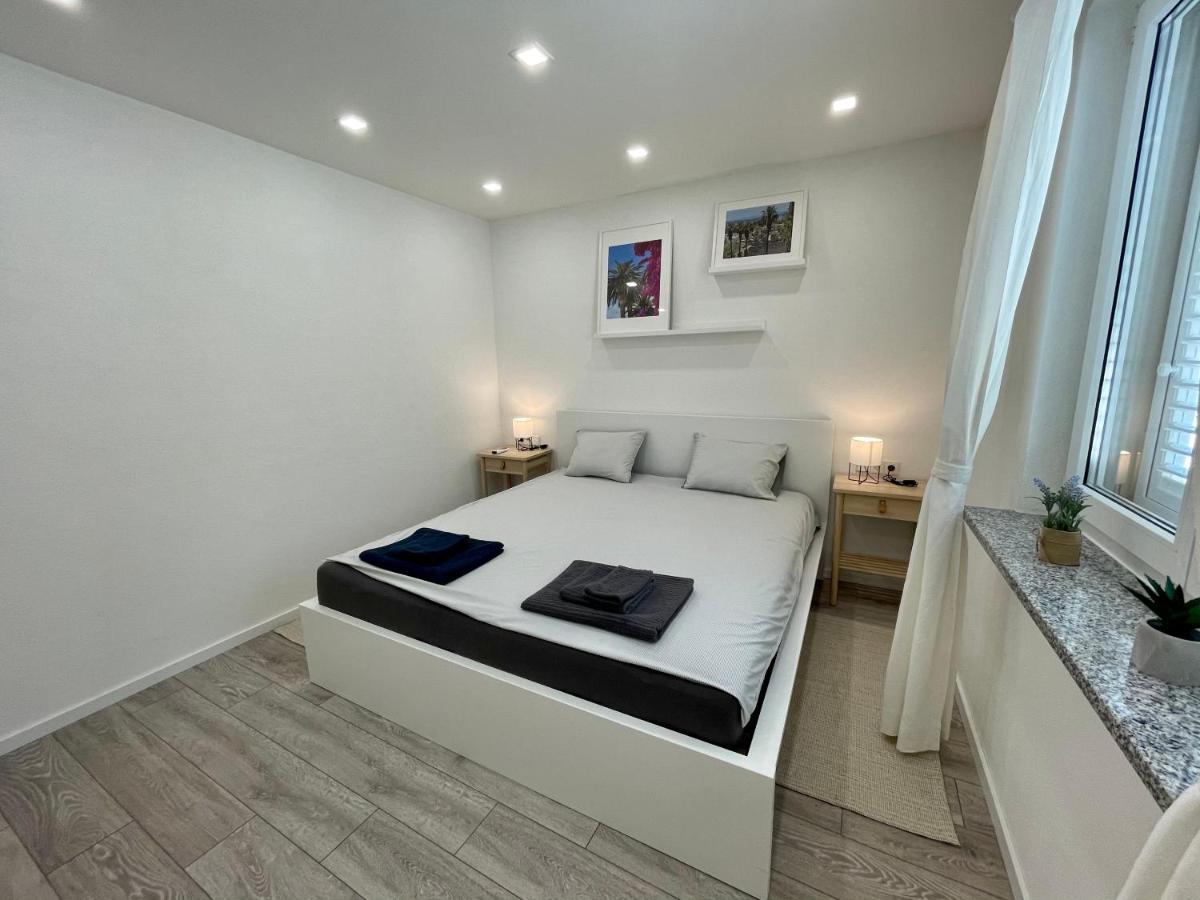 Lambda Holiday Apartments イェセニツェ エクステリア 写真